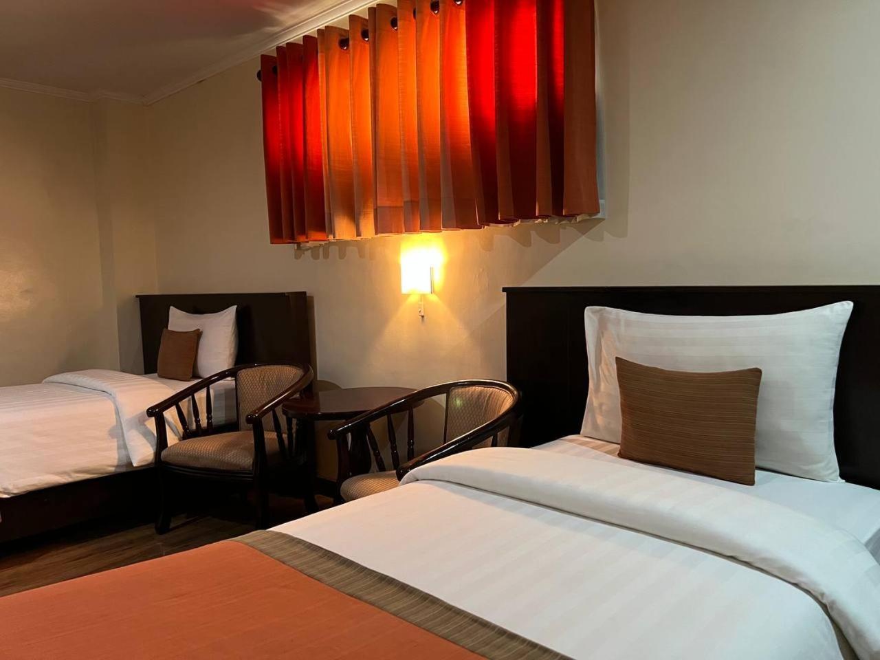 Subic Residencias Олонгапо Екстериор снимка