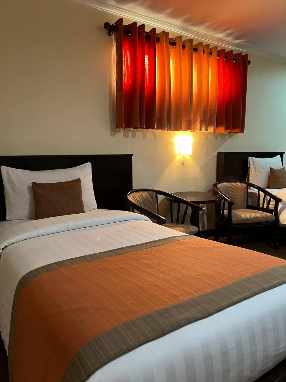 Subic Residencias Олонгапо Екстериор снимка