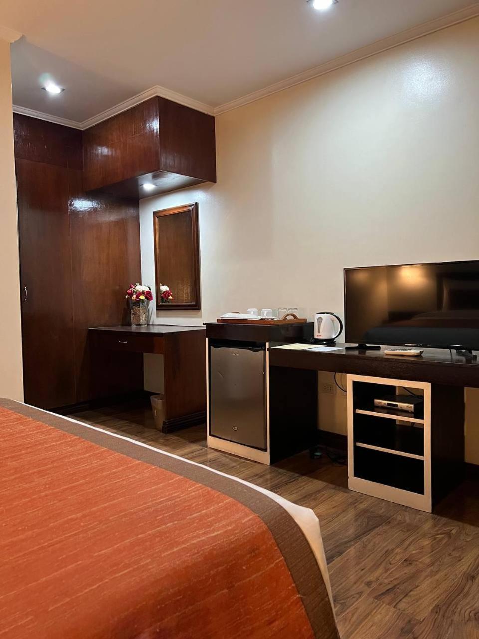 Subic Residencias Олонгапо Екстериор снимка