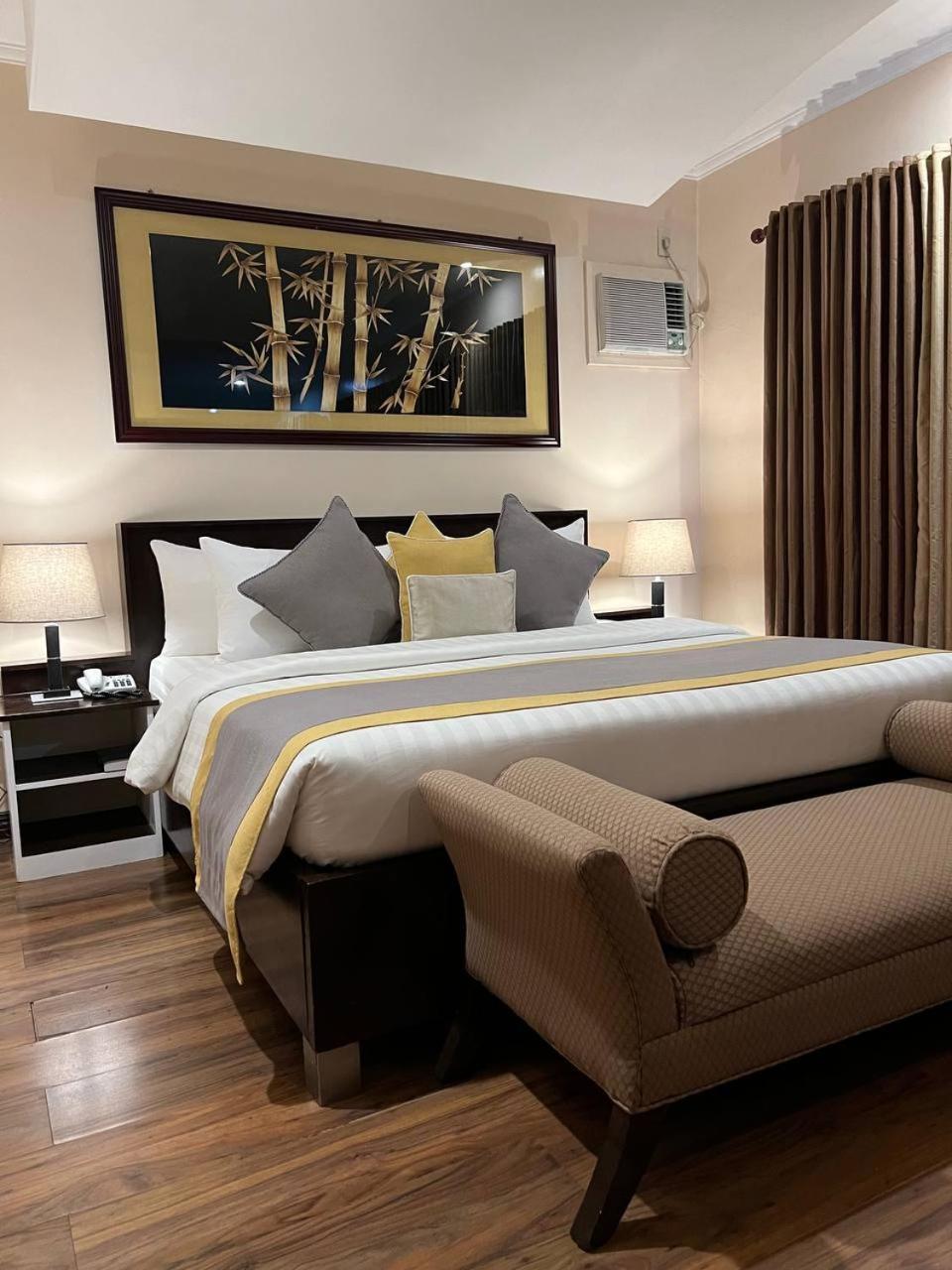 Subic Residencias Олонгапо Екстериор снимка