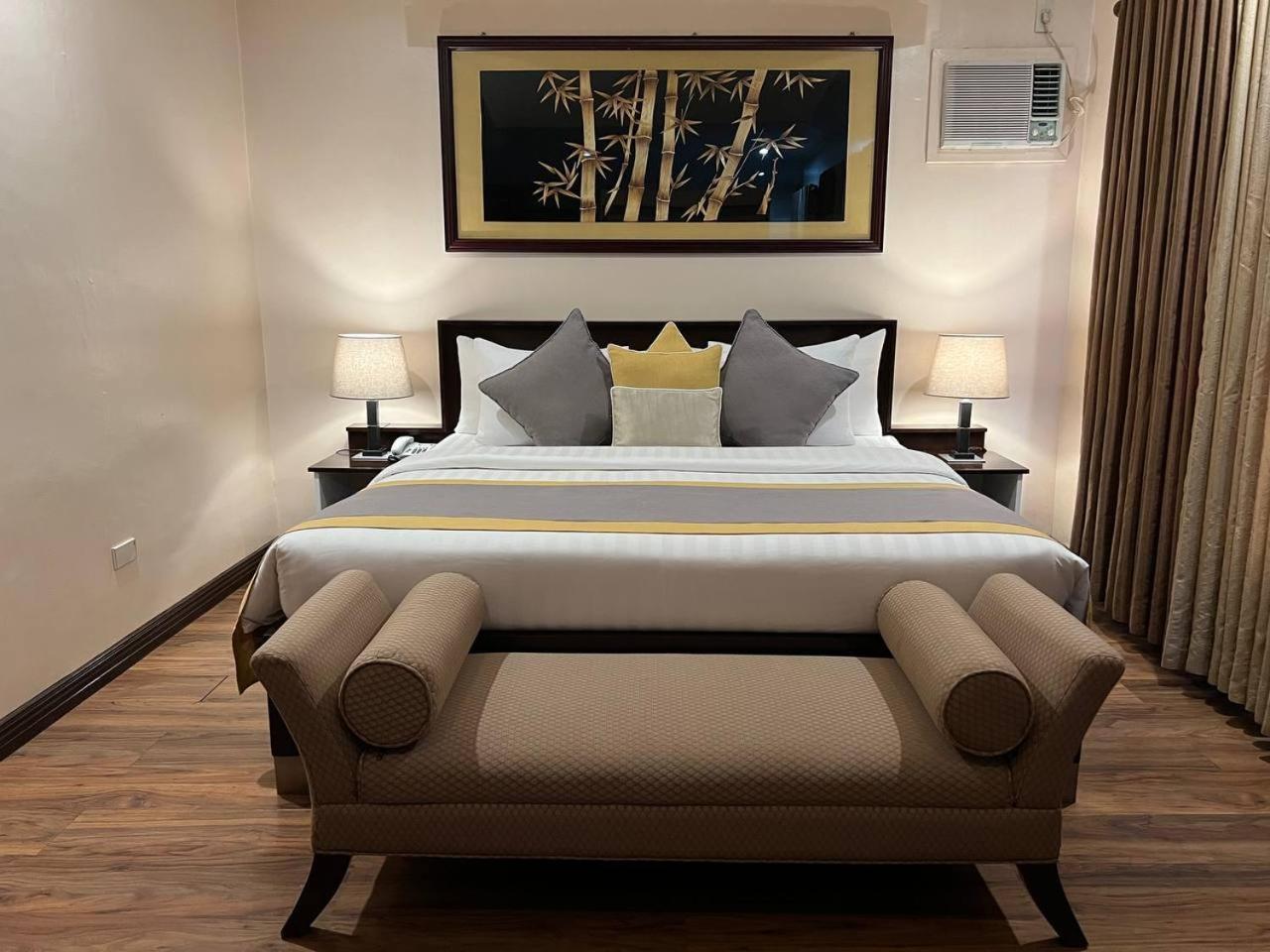 Subic Residencias Олонгапо Екстериор снимка