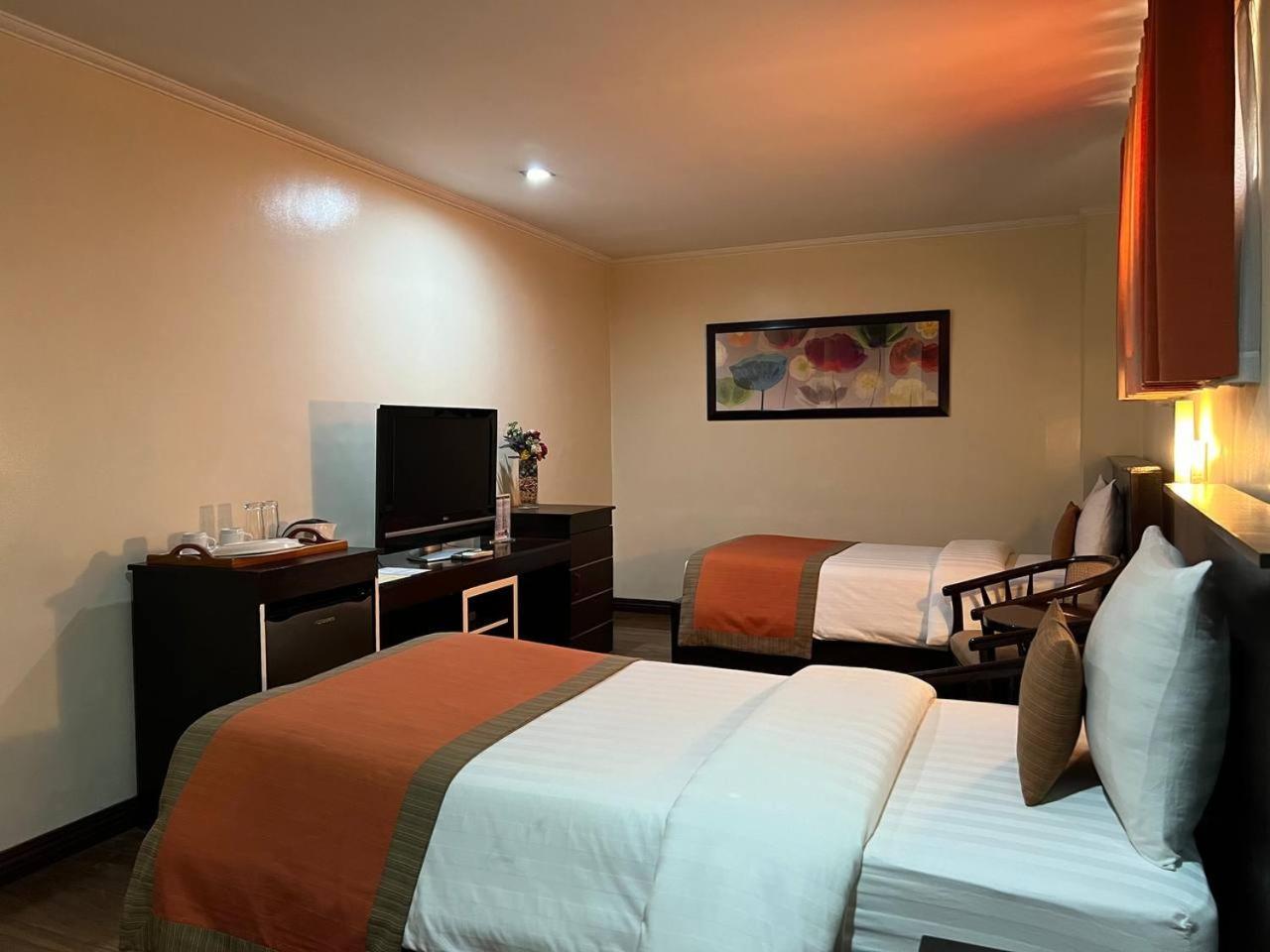 Subic Residencias Олонгапо Екстериор снимка