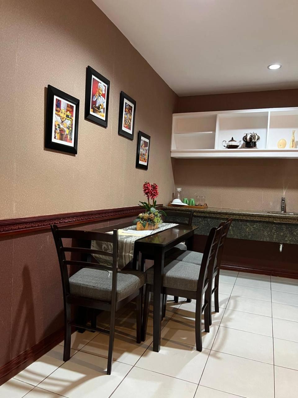 Subic Residencias Олонгапо Екстериор снимка
