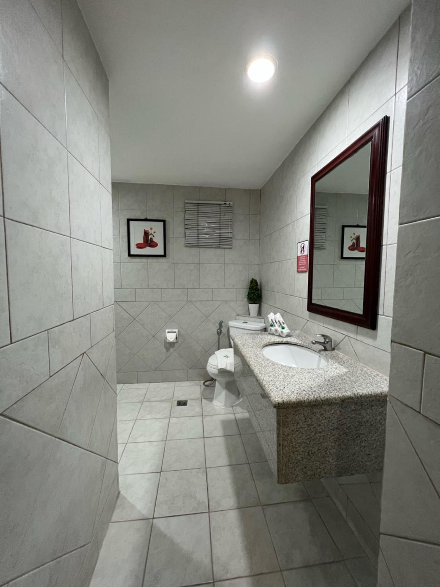 Subic Residencias Олонгапо Екстериор снимка