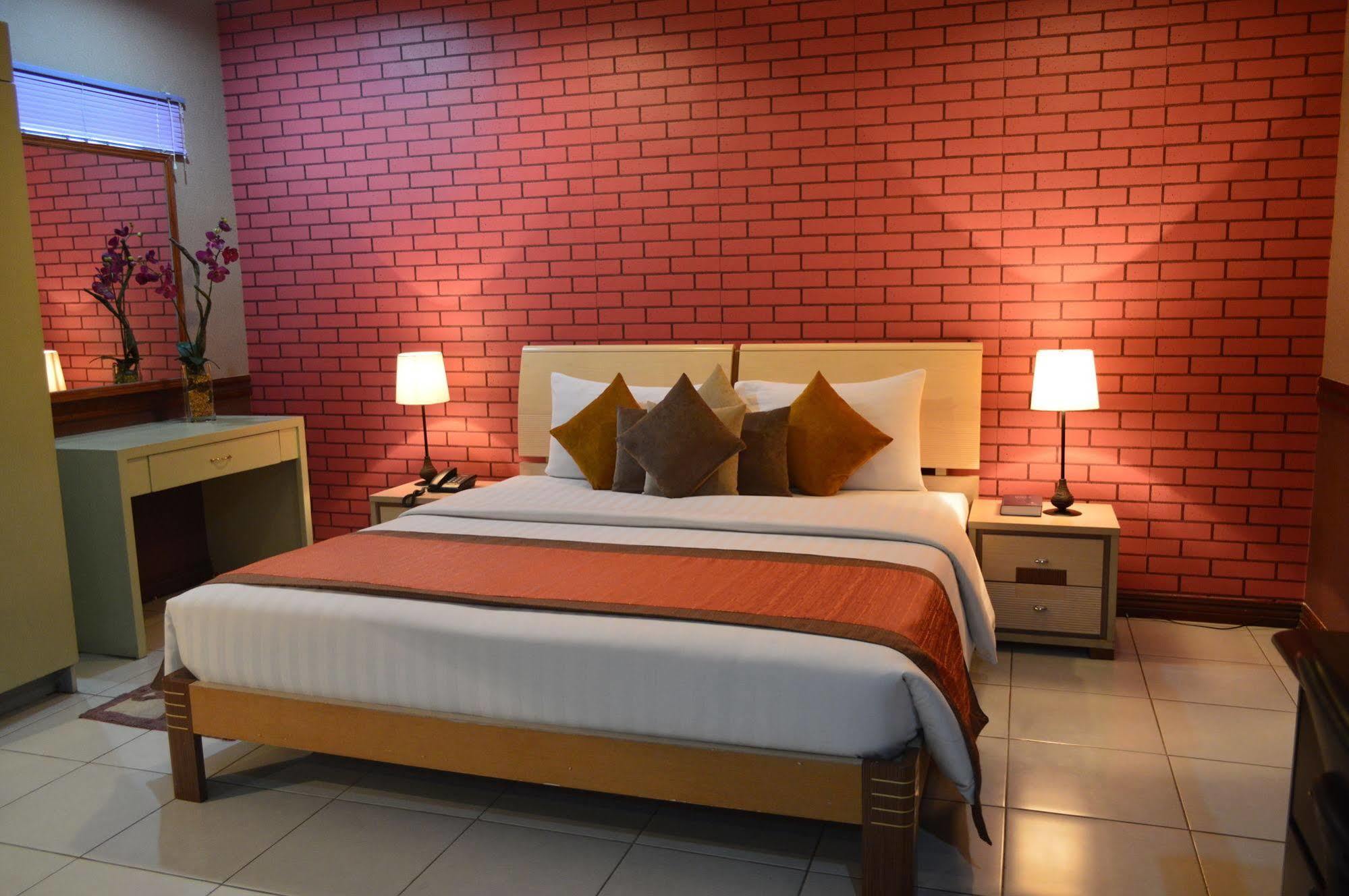 Subic Residencias Олонгапо Екстериор снимка