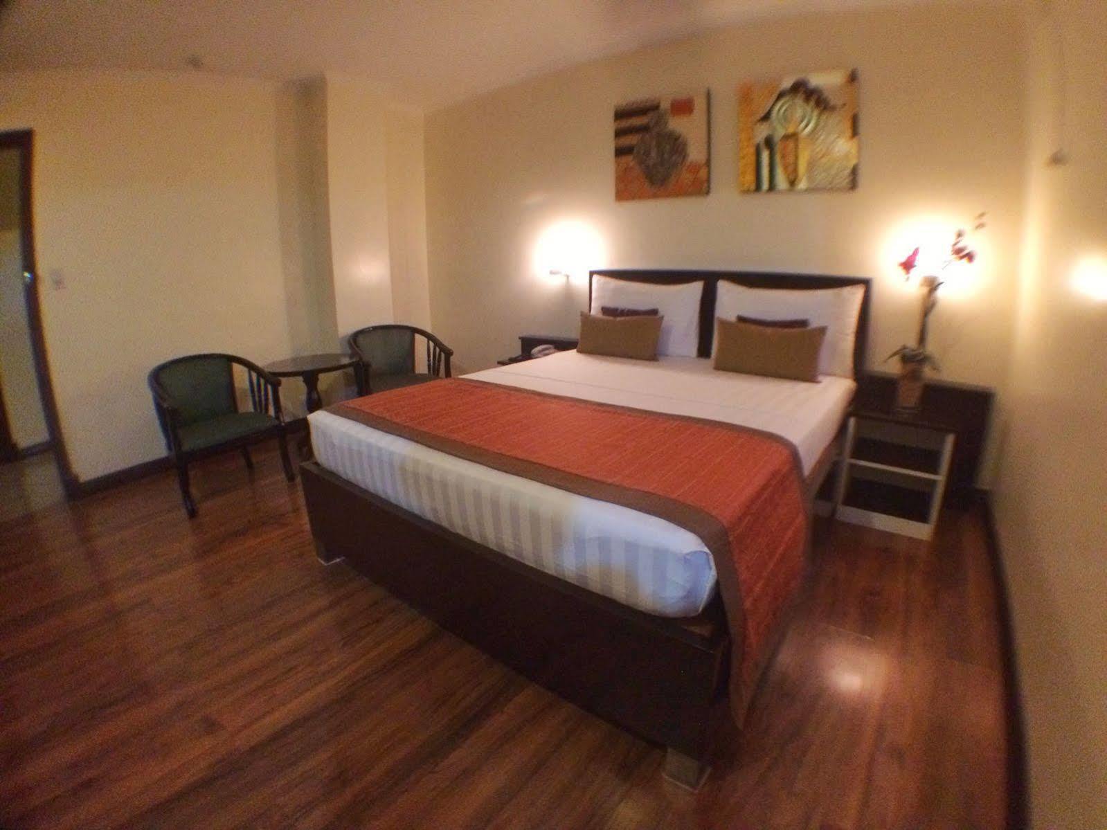 Subic Residencias Олонгапо Екстериор снимка